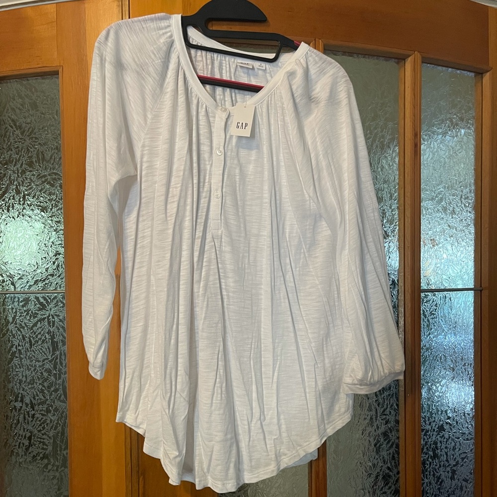 GAP maternity shirt***